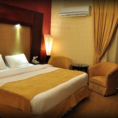 Al Higgi Hotel Янбу Екстер'єр фото
