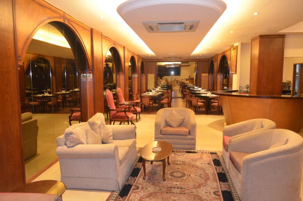Al Higgi Hotel Янбу Екстер'єр фото