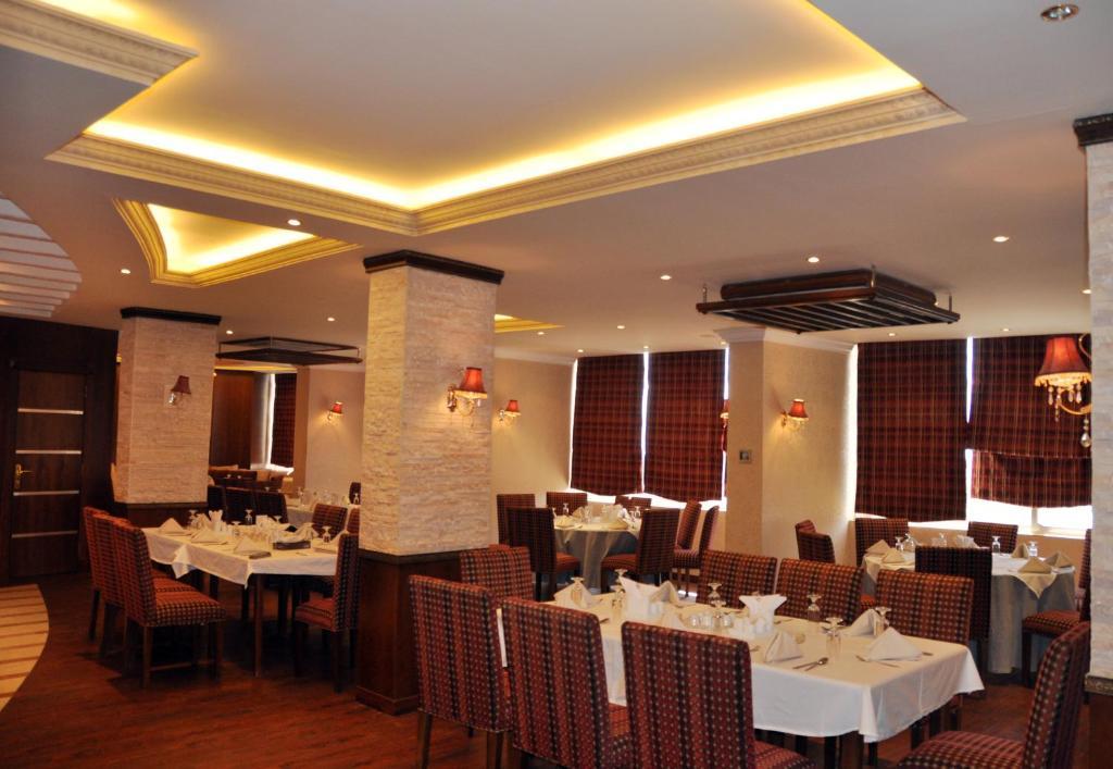 Al Higgi Hotel Янбу Екстер'єр фото