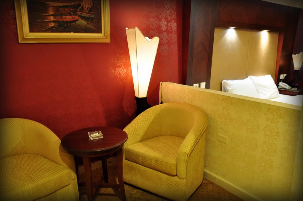 Al Higgi Hotel Янбу Екстер'єр фото