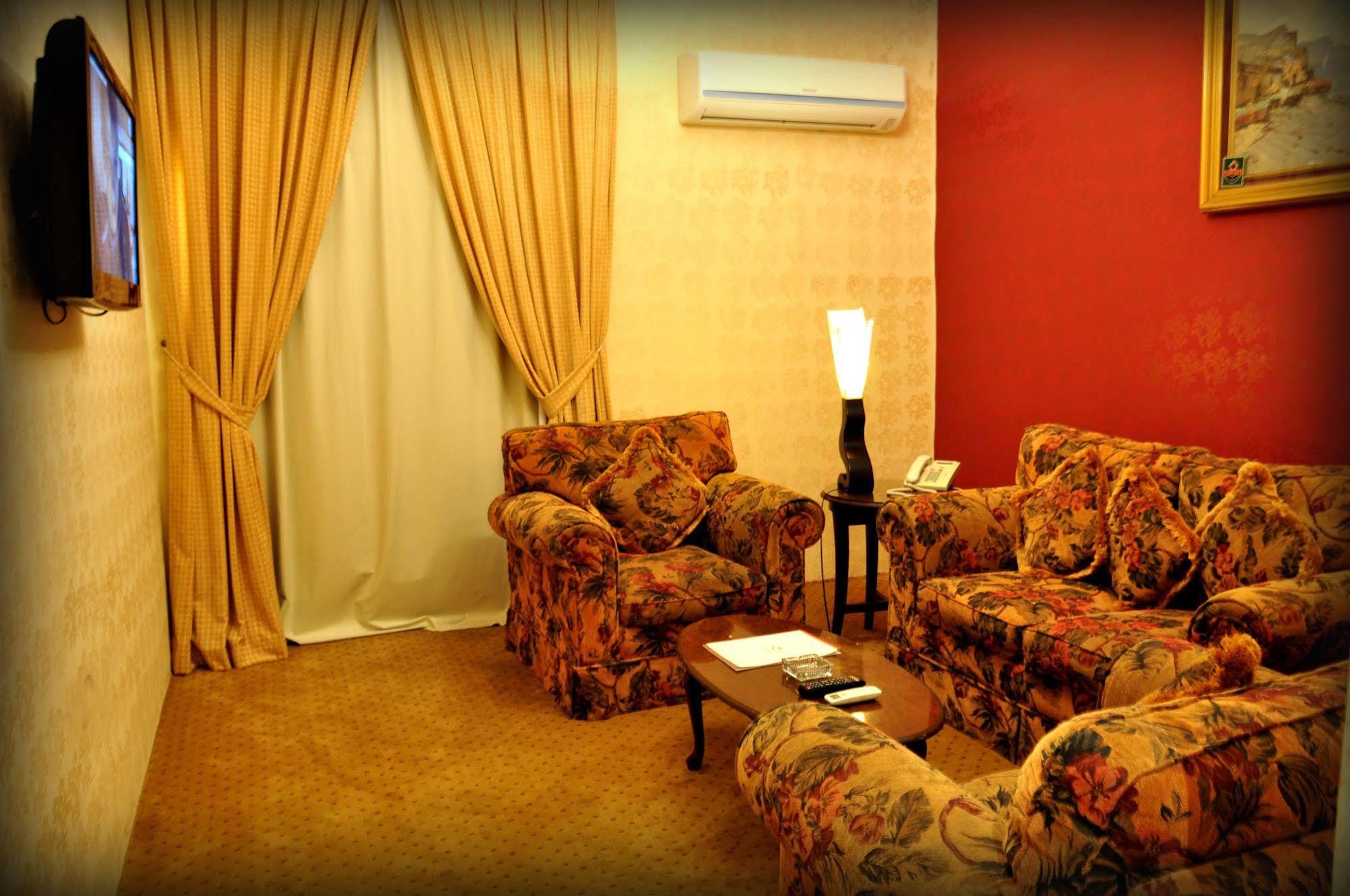 Al Higgi Hotel Янбу Екстер'єр фото