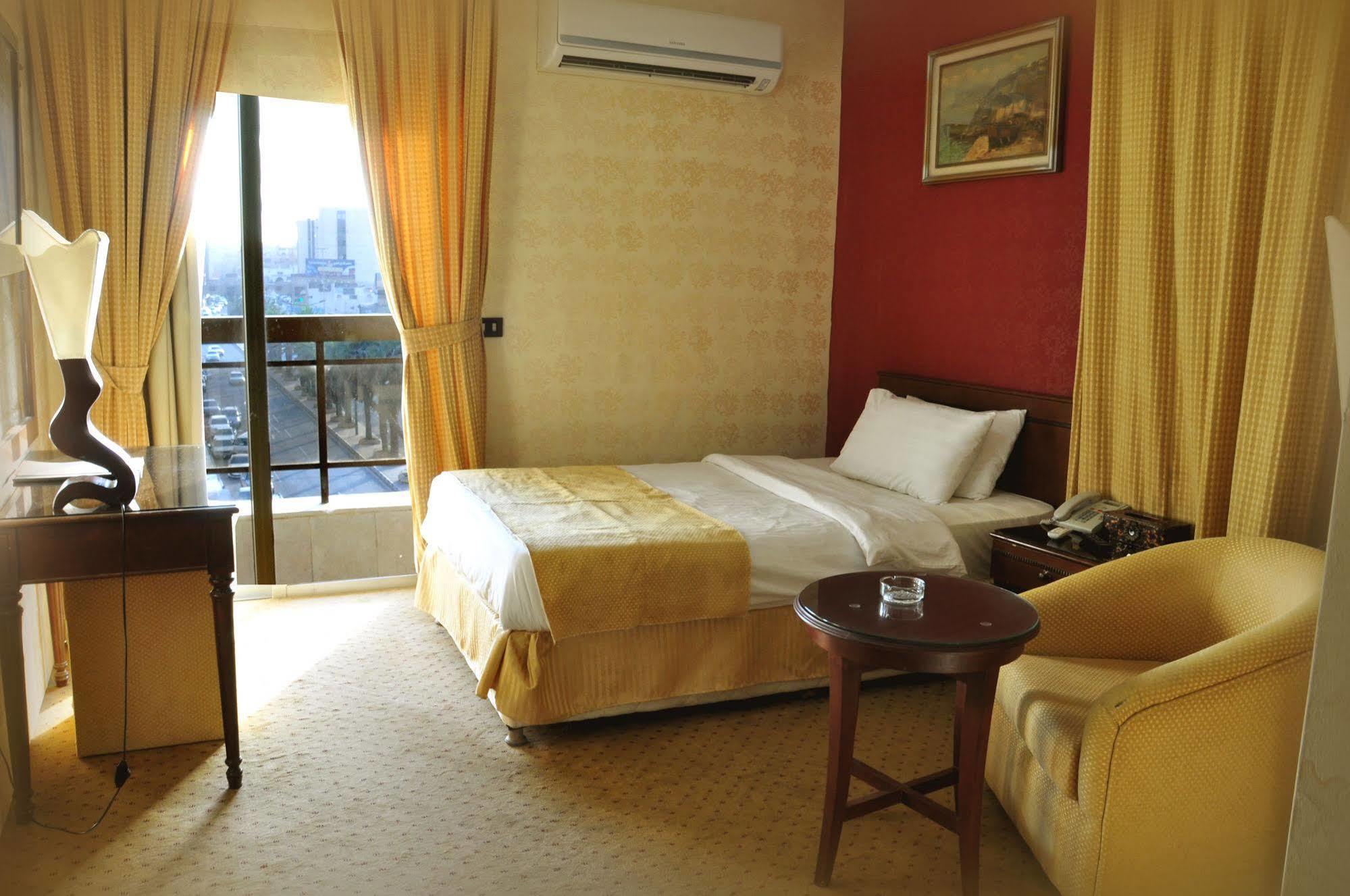 Al Higgi Hotel Янбу Екстер'єр фото