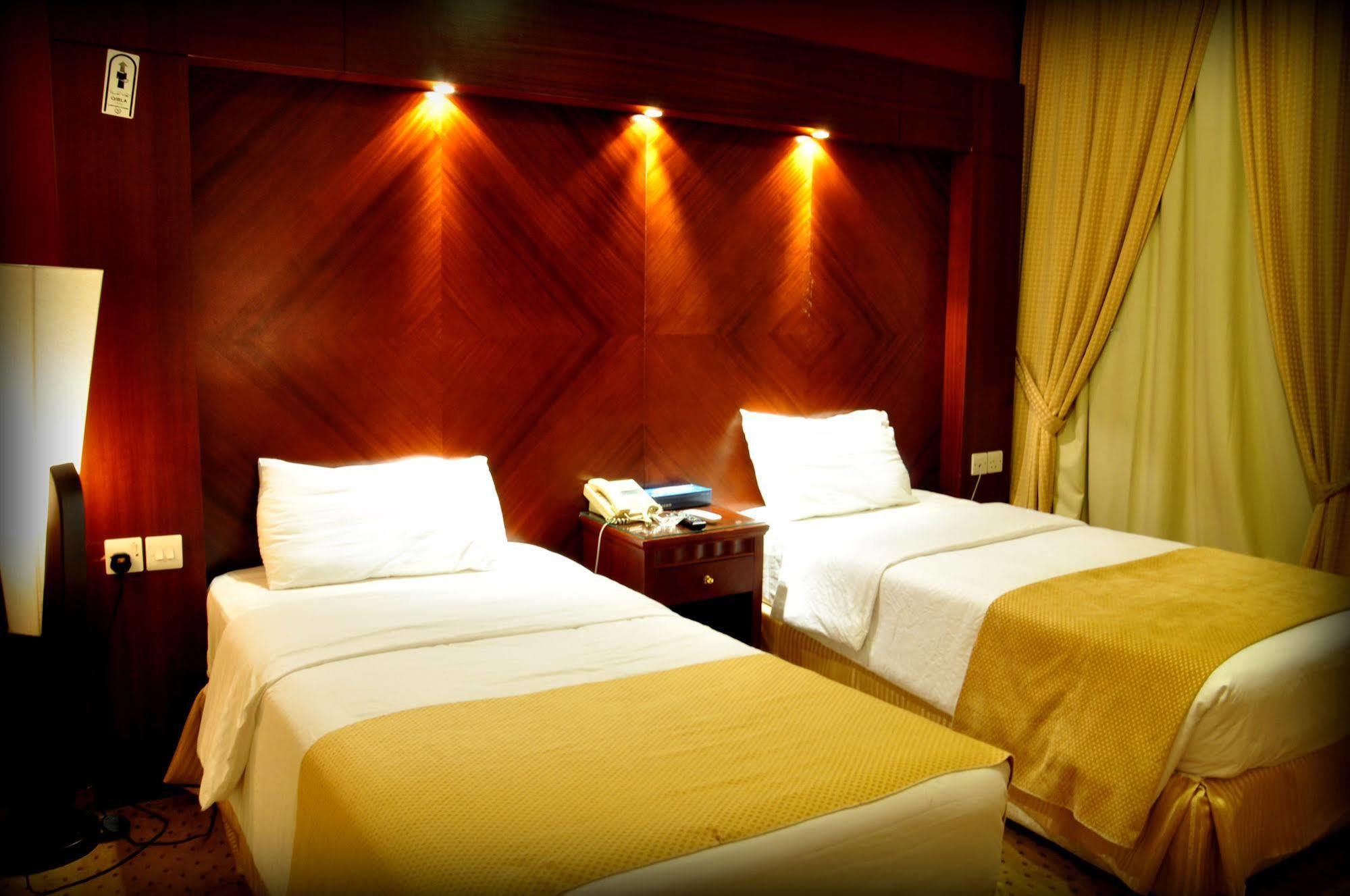 Al Higgi Hotel Янбу Екстер'єр фото