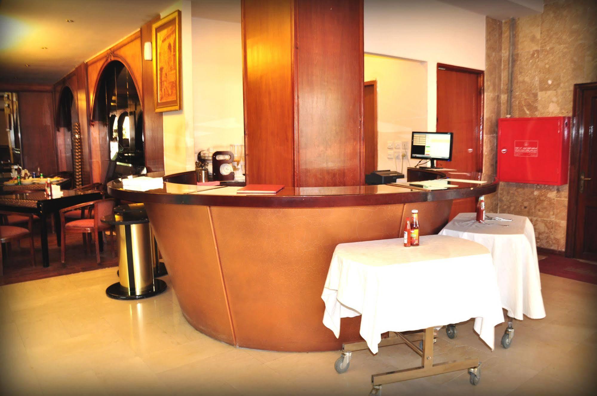 Al Higgi Hotel Янбу Екстер'єр фото
