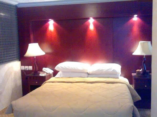 Al Higgi Hotel Янбу Екстер'єр фото