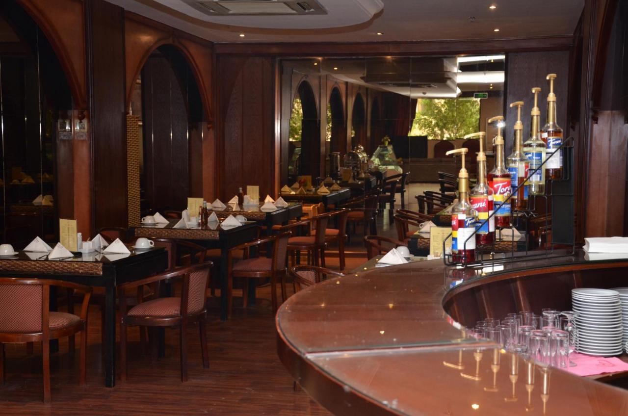 Al Higgi Hotel Янбу Екстер'єр фото