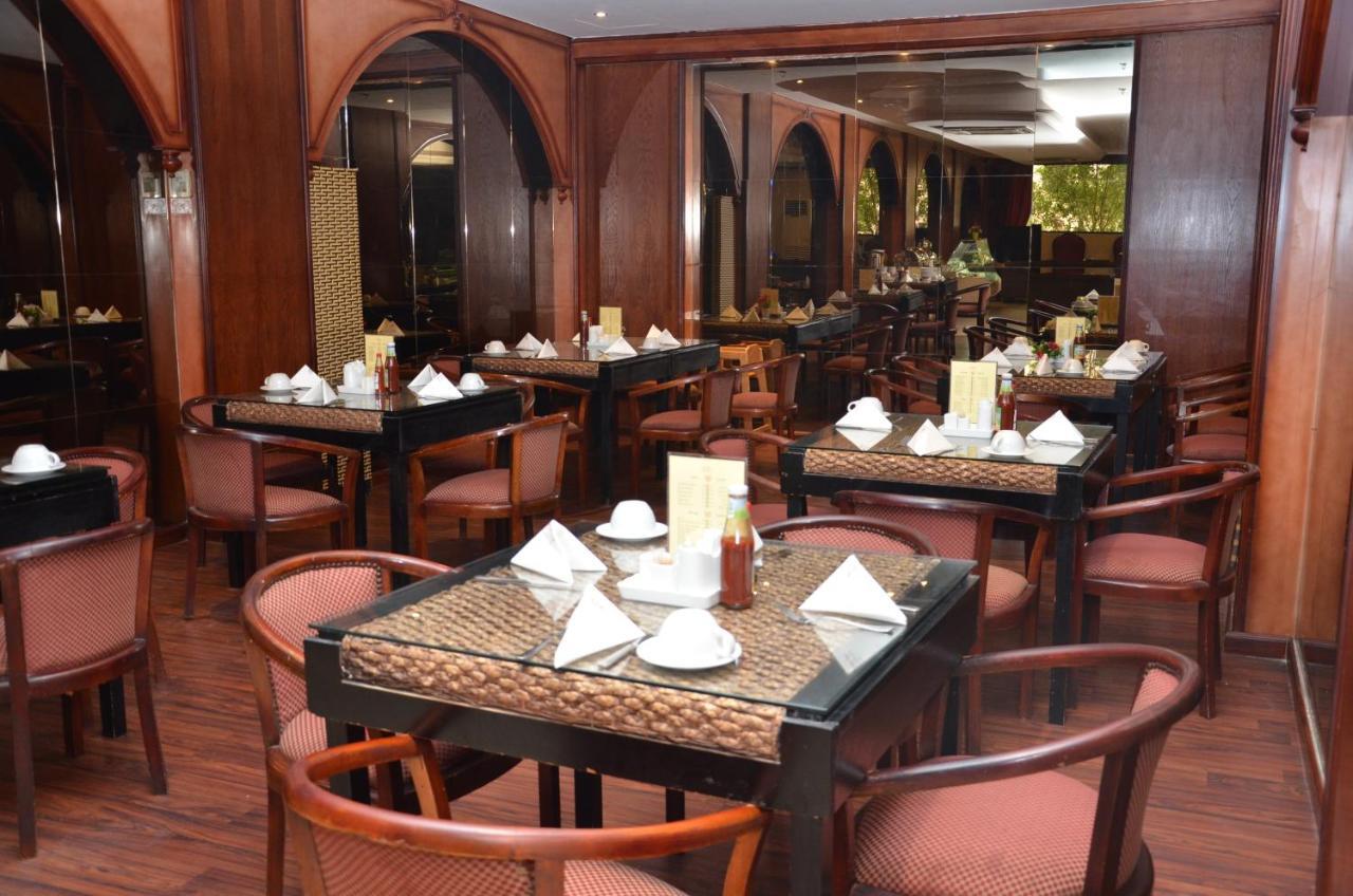 Al Higgi Hotel Янбу Екстер'єр фото